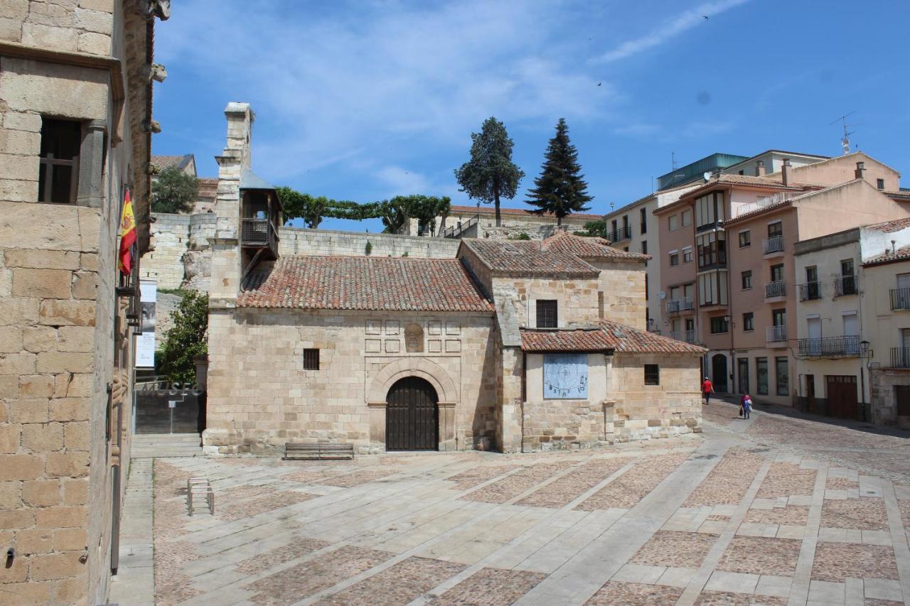 Vut Santa Lucia Apartment Zamora Exterior photo