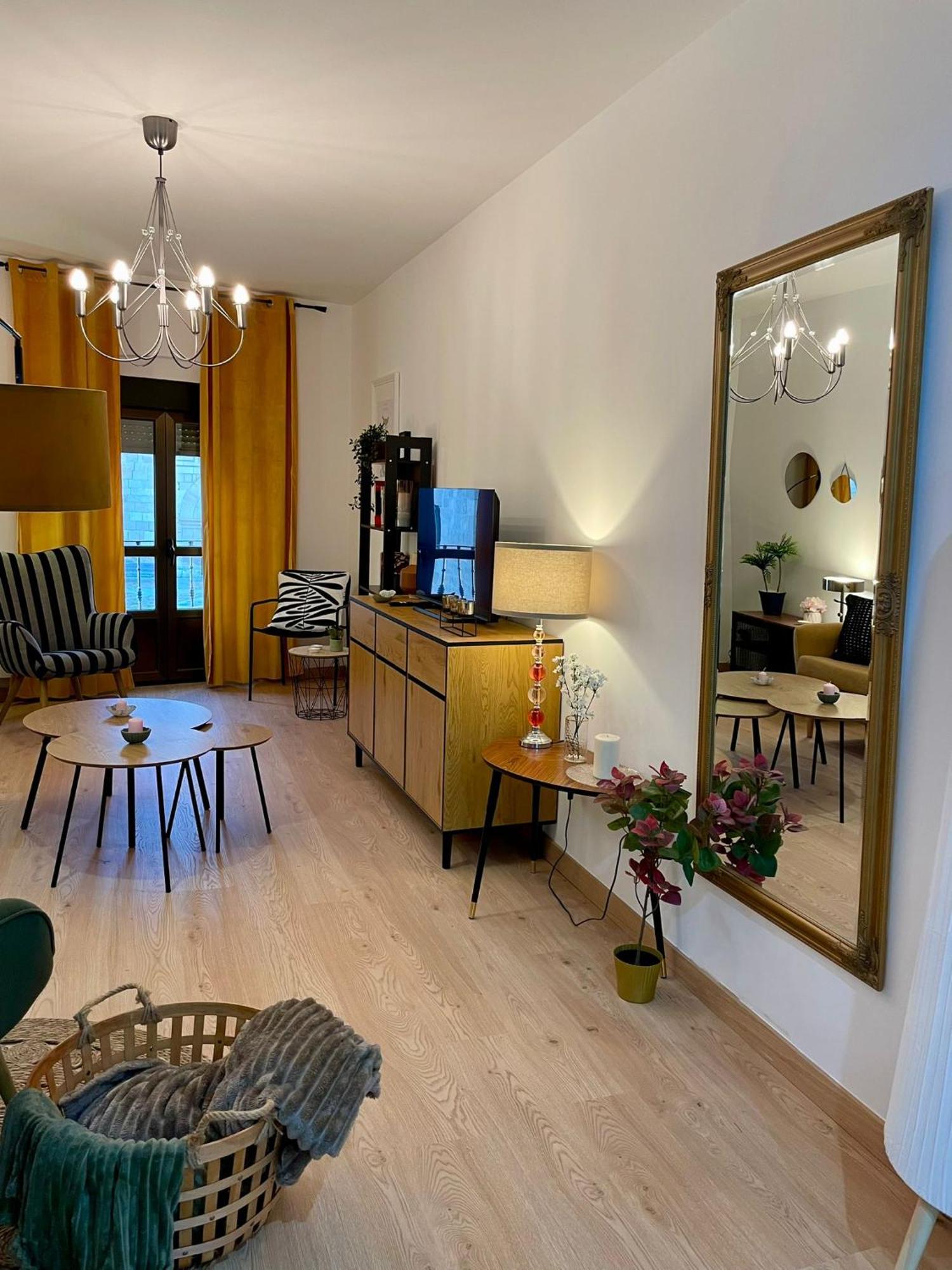 Vut Santa Lucia Apartment Zamora Exterior photo